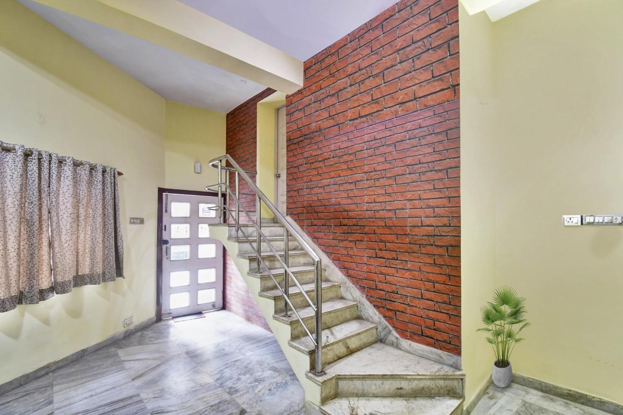 Hotel O R A Homestay Near Acropolis Mall Kalkutta Exterior foto